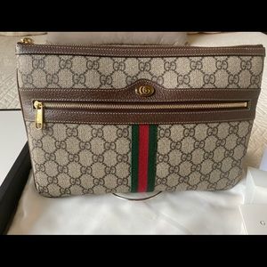 Authentic Gucci Ophidia GG Supreme Pouch